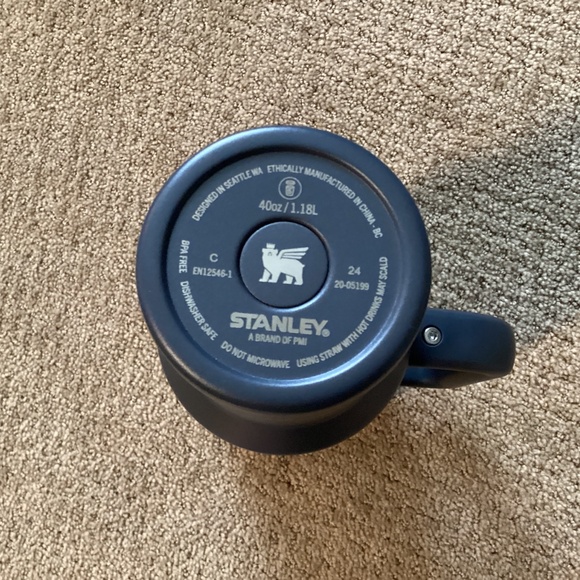 Stanley Quencher Pro Tour Flip Straw Tumbler 40 oz. NWOT - Picture 5 of 6